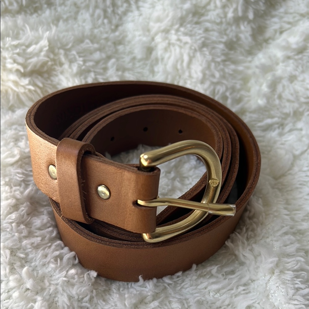 Nisolo Noemi belt in almond color - size small